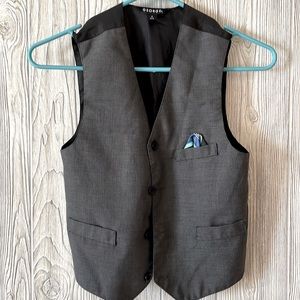 Vest boys size 8